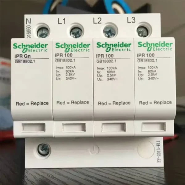 Schneider Electric iPR100 100KA 4P Surge Arrester