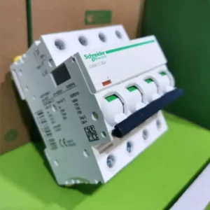 Schneider Electric 32A 4P MCB